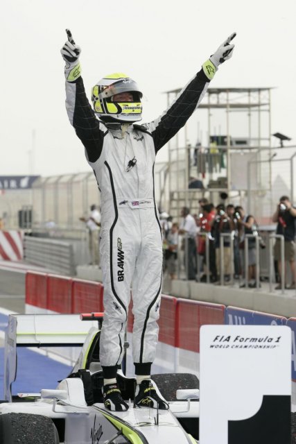 04GPF1Bahrain6669.jpg