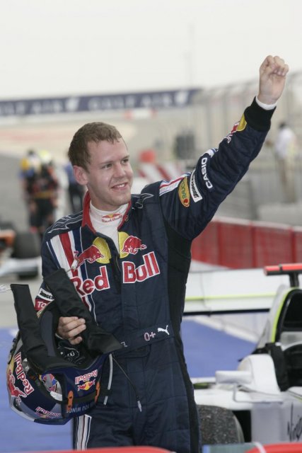 04GPF1Bahrain6684.jpg