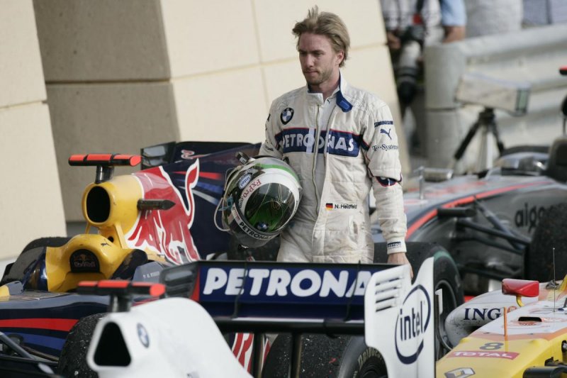 04GPF1Bahrain7663.jpg